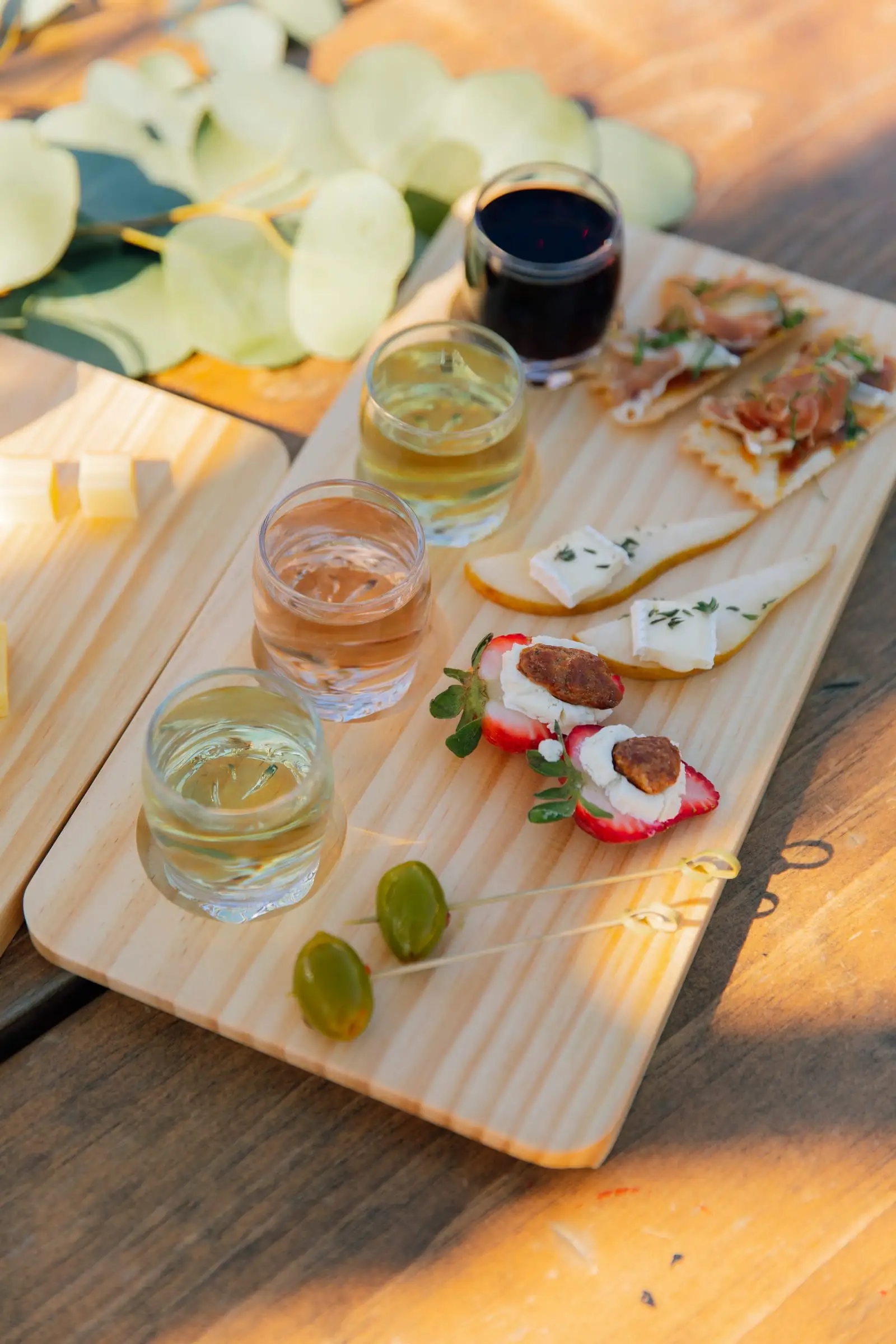 Small-bite pairing boards with wine